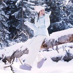 NIB UGG Classic Mini Pumped Molded ankle boots m7/w8